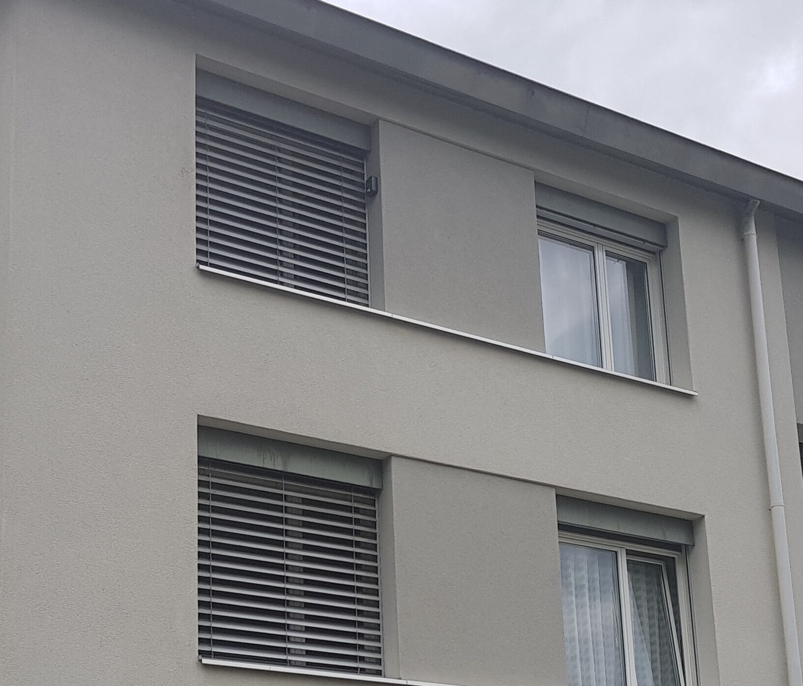 Saubere Kompaktfassade welche von Fassadenreiniger.ch gereinigt wurde.